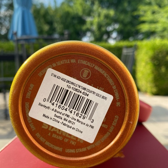 Limited ed LAINEY. WILSON COUNTRY GOLD 40 oz tumbler NWT. Only stored - Picture 7 of 14